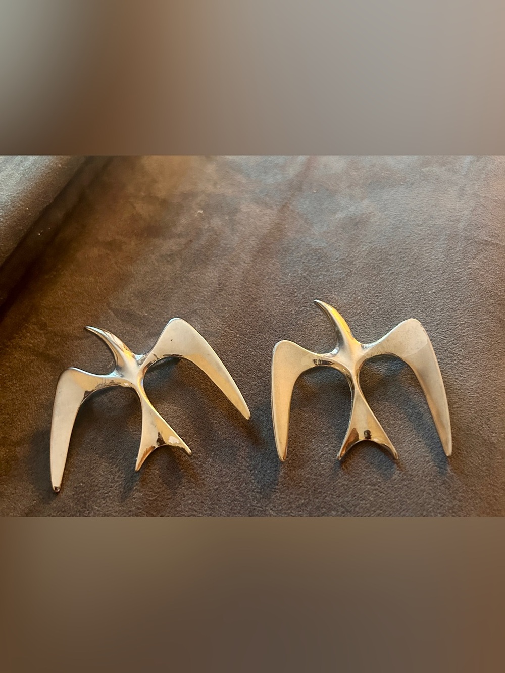 TWO Vintage Signed Sarah Coventry Brooch Bird Seagull Swallow silver tone